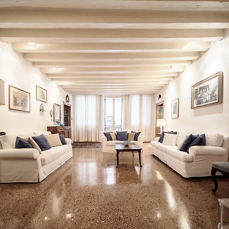 Accademia Terrazza Apartment Venice Luaran gambar