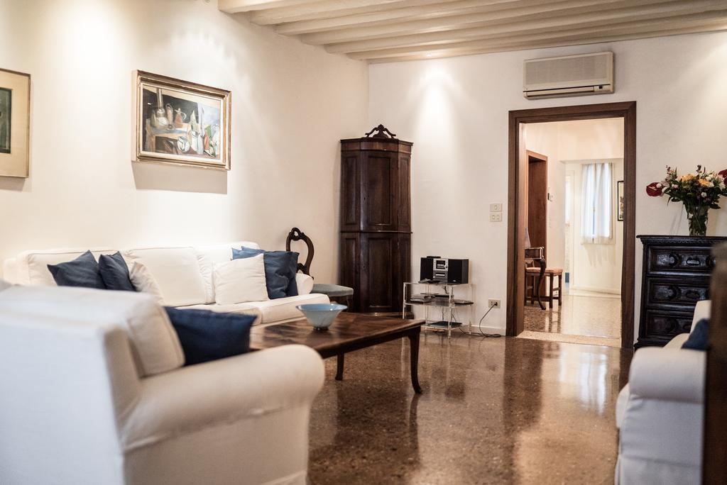 Accademia Terrazza Apartment Venice Luaran gambar