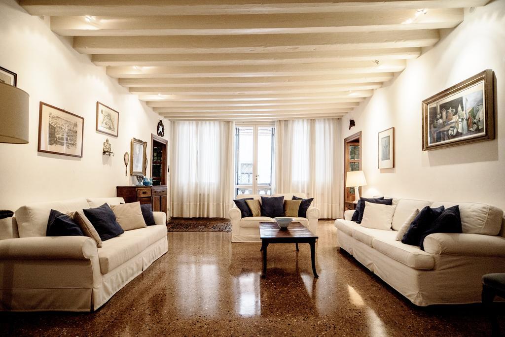 Accademia Terrazza Apartment Venice Luaran gambar