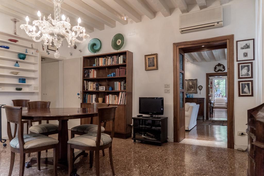 Accademia Terrazza Apartment Venice Luaran gambar