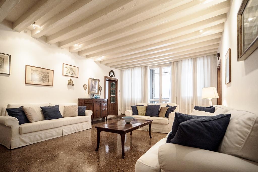 Accademia Terrazza Apartment Venice Luaran gambar