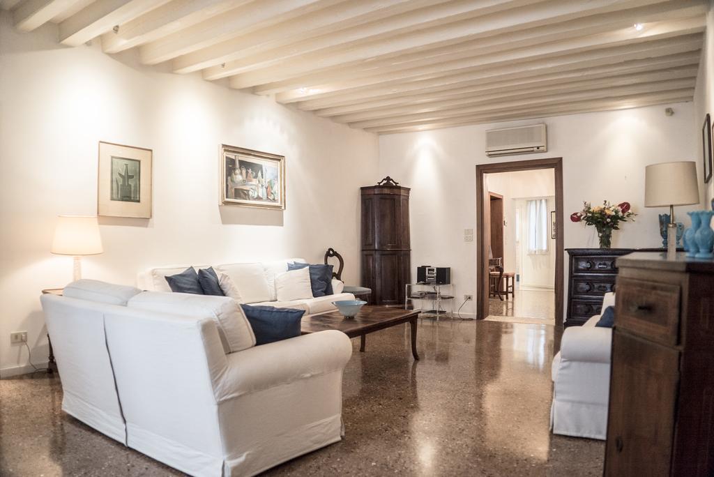 Accademia Terrazza Apartment Venice Luaran gambar