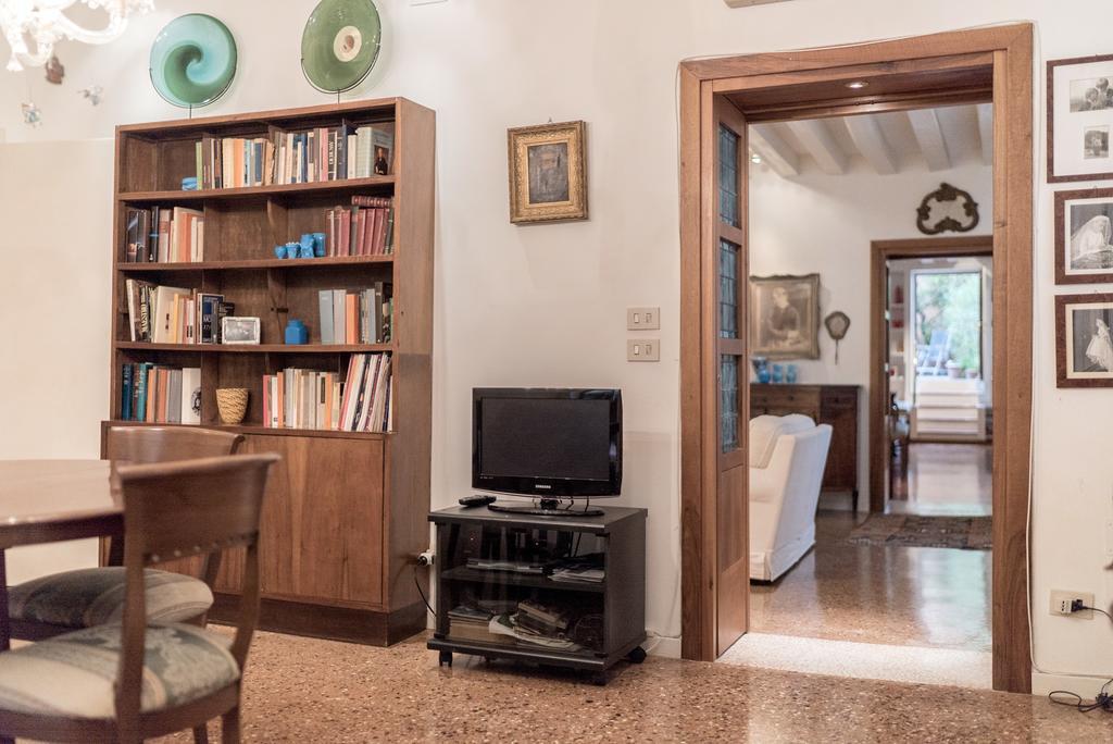 Accademia Terrazza Apartment Venice Luaran gambar