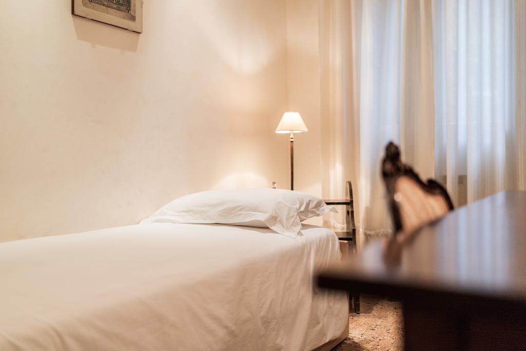 Accademia Terrazza Apartment Venice Luaran gambar