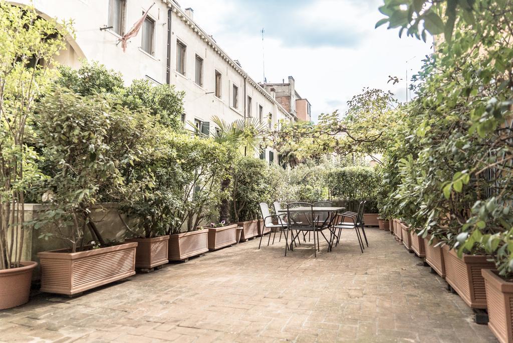 Accademia Terrazza Apartment Venice Luaran gambar