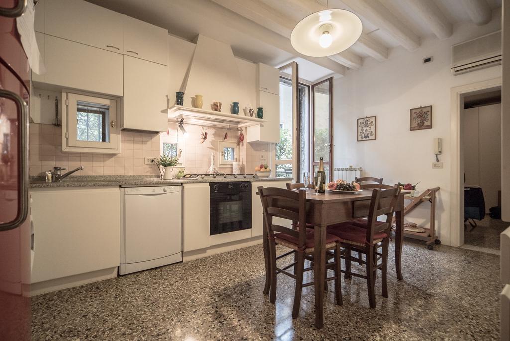 Accademia Terrazza Apartment Venice Luaran gambar