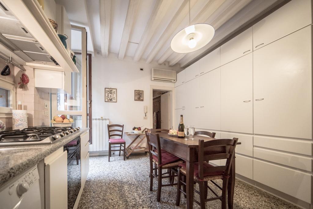 Accademia Terrazza Apartment Venice Luaran gambar