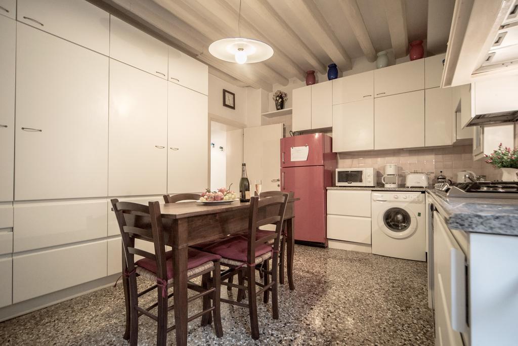 Accademia Terrazza Apartment Venice Luaran gambar